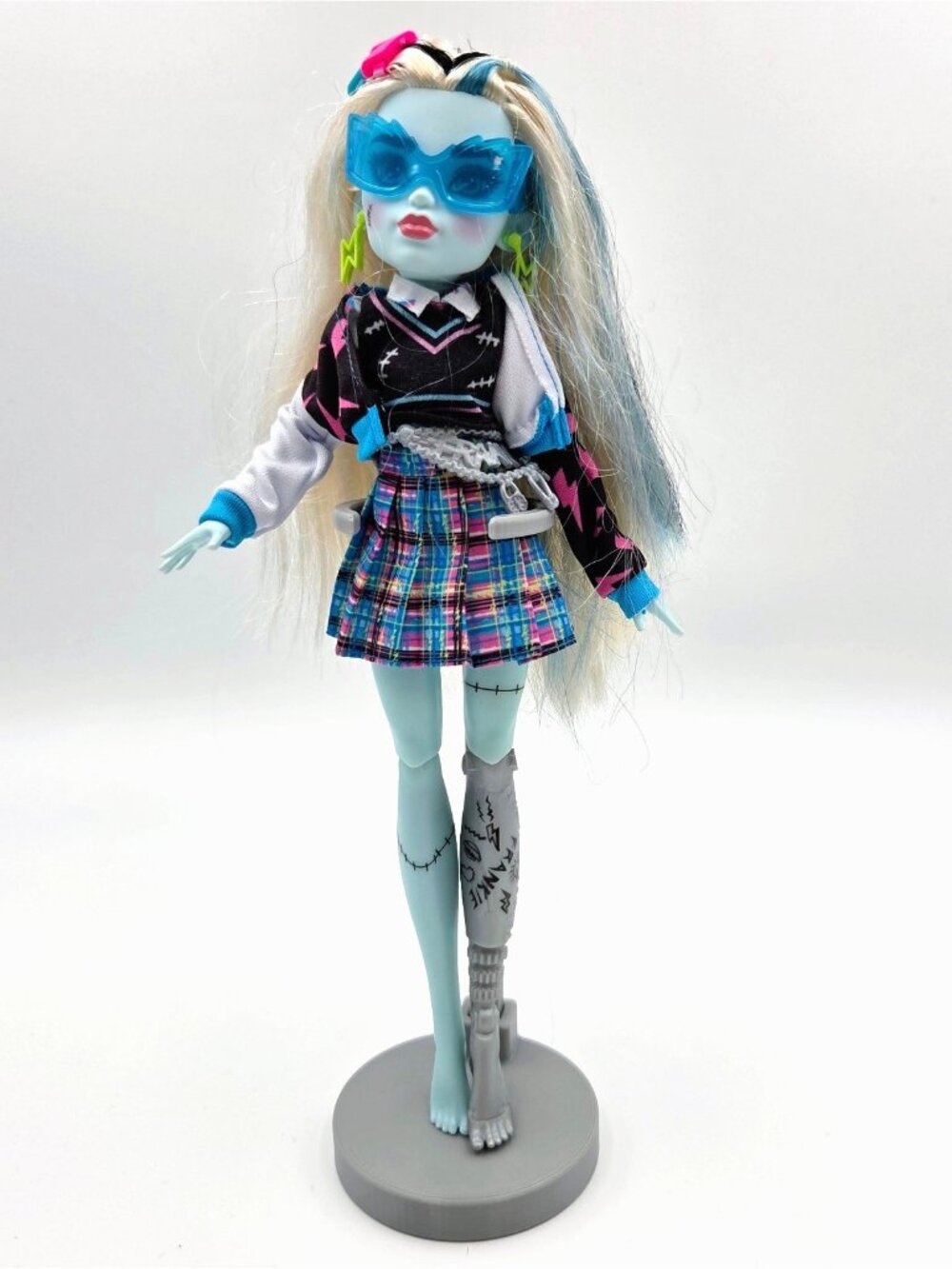 Monster High Frankie Stein Doll G3 2022 COL-1977 Mattel Read